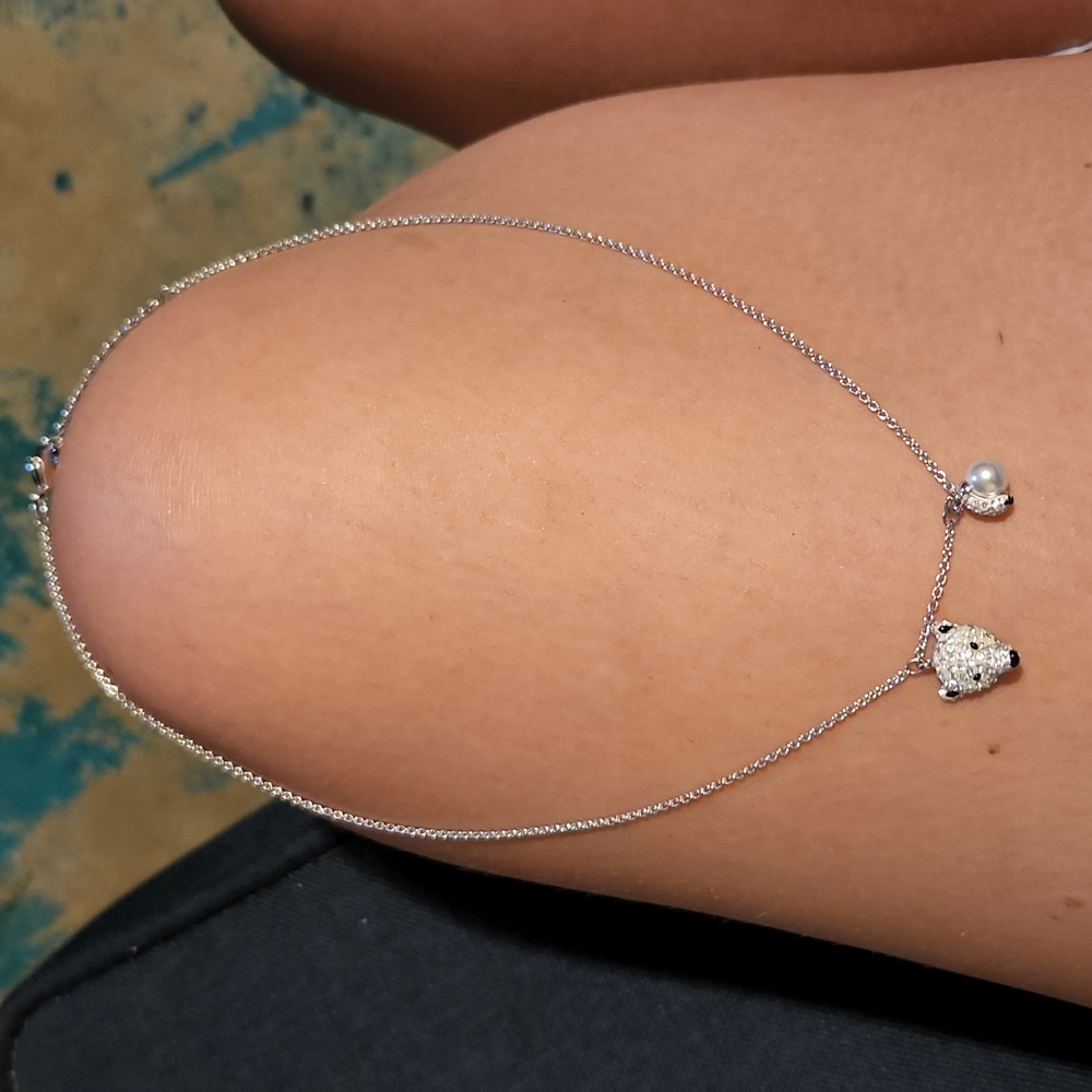 Adorable polar bear Swarovski necklace with pearl